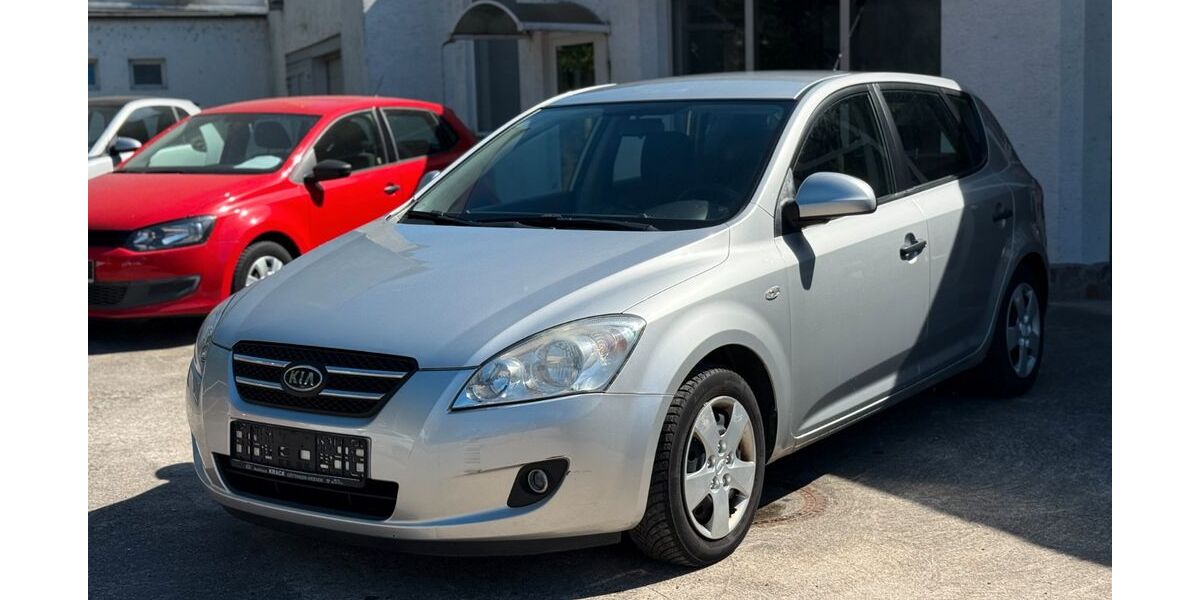 Kia ceed / Ceed 232.825 km 2.000 &euro; Wiesbaden 65203