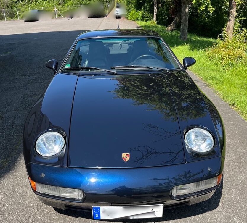 928