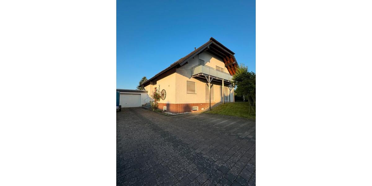 Zweifamilienhaus mit Doppelgarage 7 zimmer