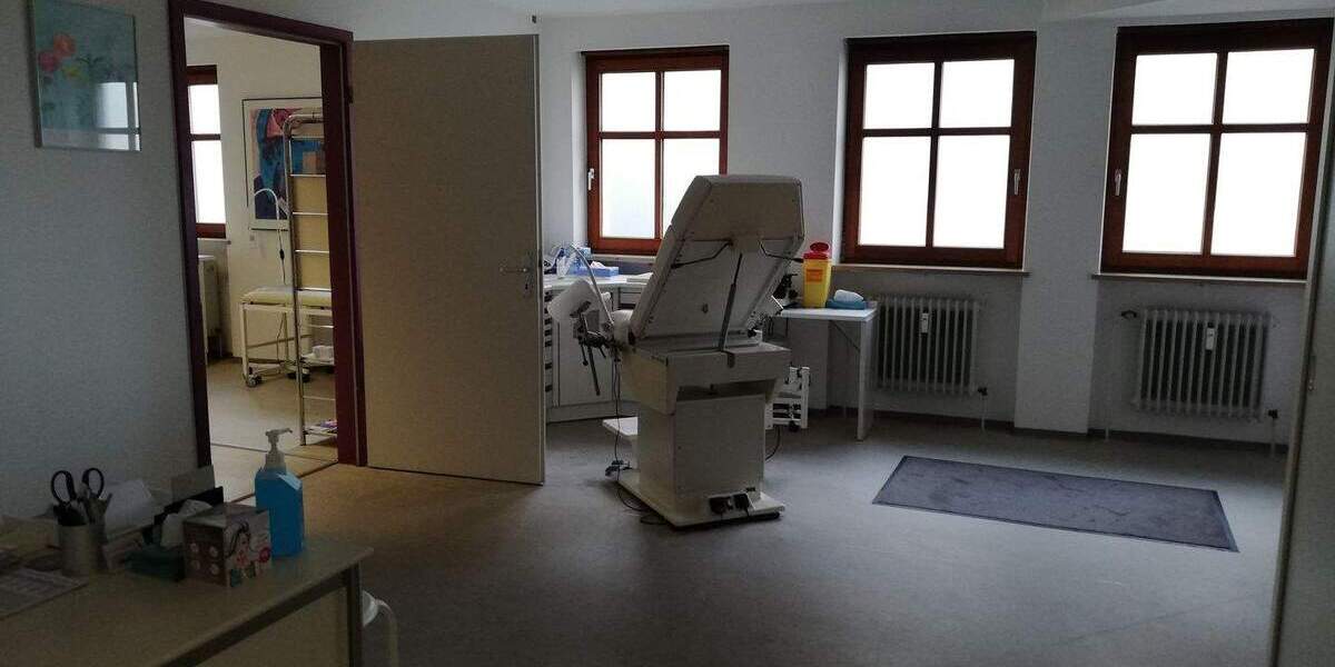 Gewerbeobjekt Weiden in der Oberpfalz Weiden - 9 Zimmer, 242 m&sup2;, 190.000&euro; | Angebot:25663730