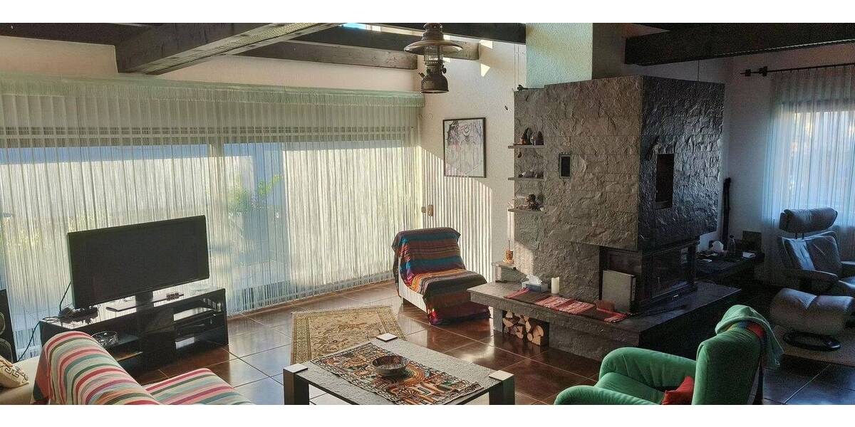 Modernes Einfamilienhaus mit ELW, offenem Kamin und großem Balkon - großzügig und lichtdurchflutet 4 zimmer