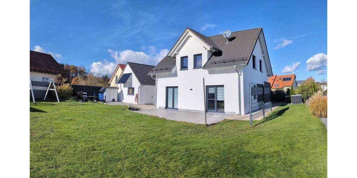 Modernes Einfamilienhaus in sehr ruhiger Lage auf großem Grundstück in Ebnat mit Doppelgarage 5 zimmer