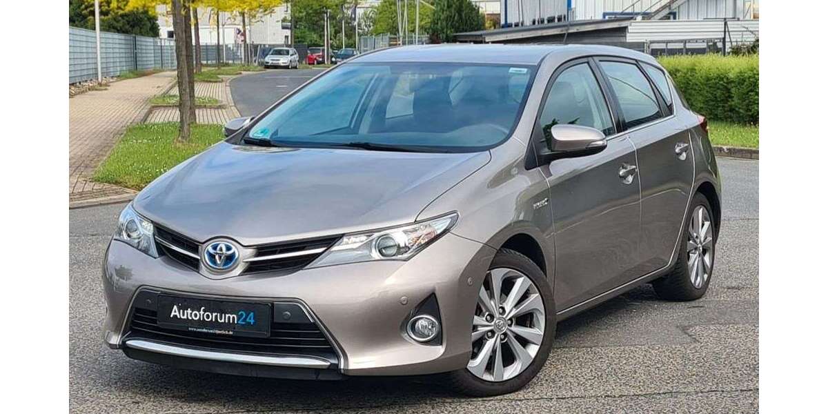 Toyota Auris 90.000 km 12.999 &euro; Jülich 52428