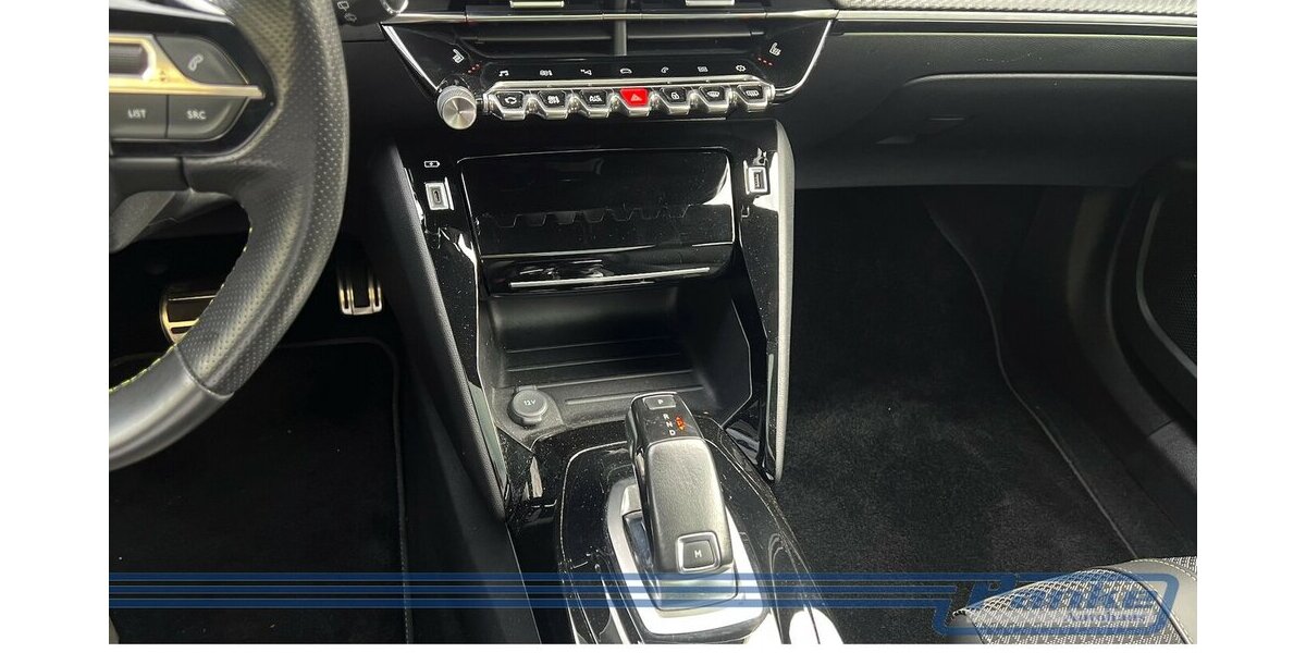 Peugeot 2008 GT 155 EAT8*Pano*LED*360°*TotWinkel*NAV* 36.726 km 20.990 € Berlin 13187