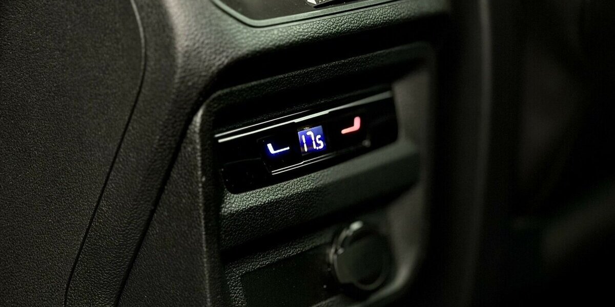 VW Tiguan R-Line / Pano / Kamera / KeylessGO 29.000 km 40.990 &euro; Mönchengladbach 41066