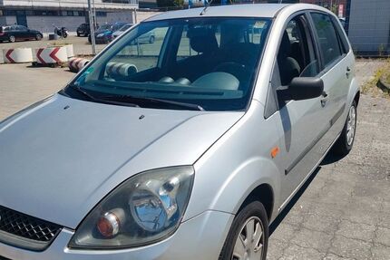 Ford Fiesta 137.000 km 1.850 &euro; Bremen 28199