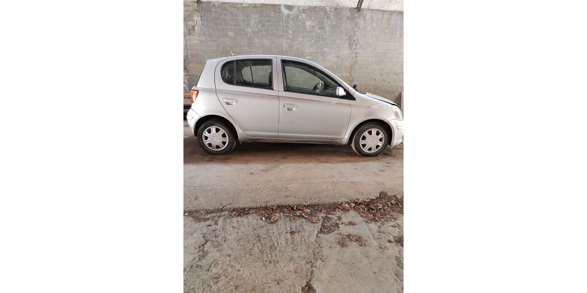 Toyota Yaris 125.000 km 2.000 &euro; Werther 33824