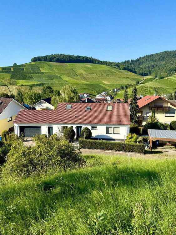 Stilvolles Anwesen in den Weinbergen von Baden-Baden Neuweier