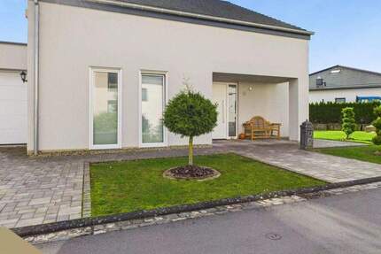 Exklusives Einfamilienhaus mit toskanischem Flair und Weitblick auf Bitburg! 4 zimmer
