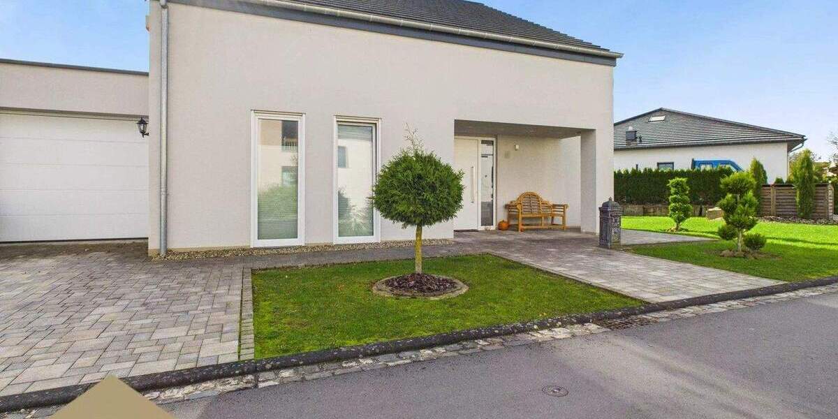 Exklusives Einfamilienhaus mit toskanischem Flair und Weitblick auf Bitburg! 4 zimmer