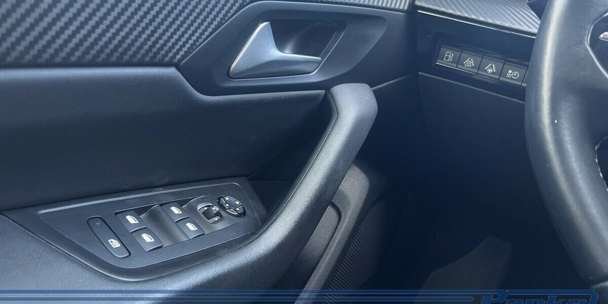 Peugeot 508 Hybrid 225 EAT8 Allure*TotW*Kamera*ACC*LED* 125.000 km 16.990 &euro; Berlin 13187