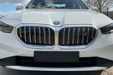 BMW i5 26.200 km 41.900 &euro; Mittenwalde 15749