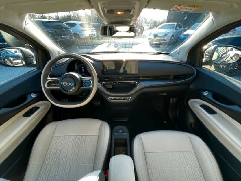 Fiat 500e la Prima LED/Sitzheizung/Kamera/ACC 15.500 km 22.900 € Backnang, 71522