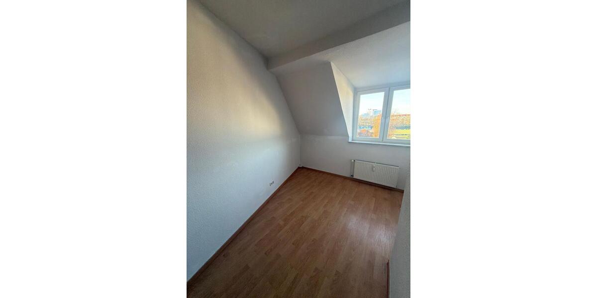 Dachgeschoßwohnung Essen Stadtbezirk VII - 5 Zimmer, 100 m&sup2;, 695&euro; | Angebot:24884993