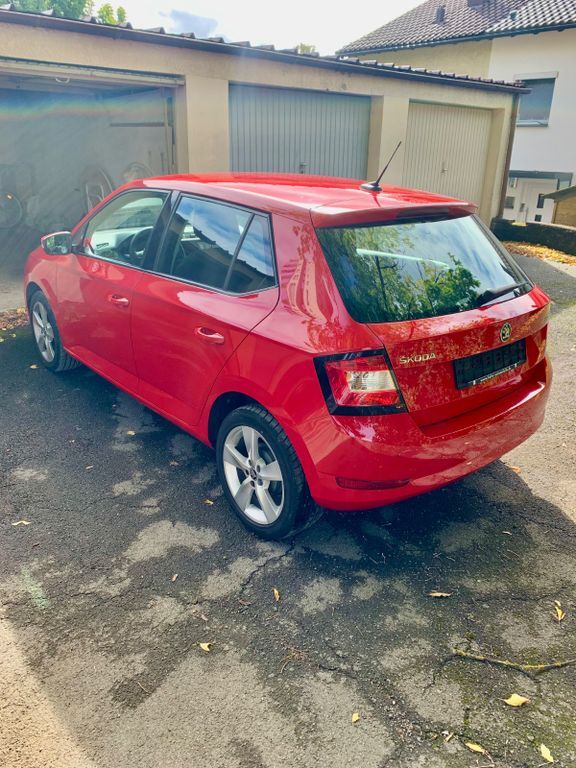 Skoda Fabia 26.713 km 10.900 € Reutlingen 72760