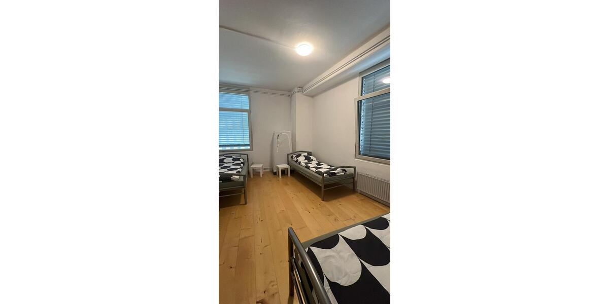 Einfamilienhaus Oststeinbek - 6 Zimmer, 400 m&sup2;, 20&euro; | Angebot:18888376