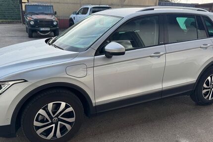 VW Tiguan 59.800 km 29.870 € Kirchdorf 85414