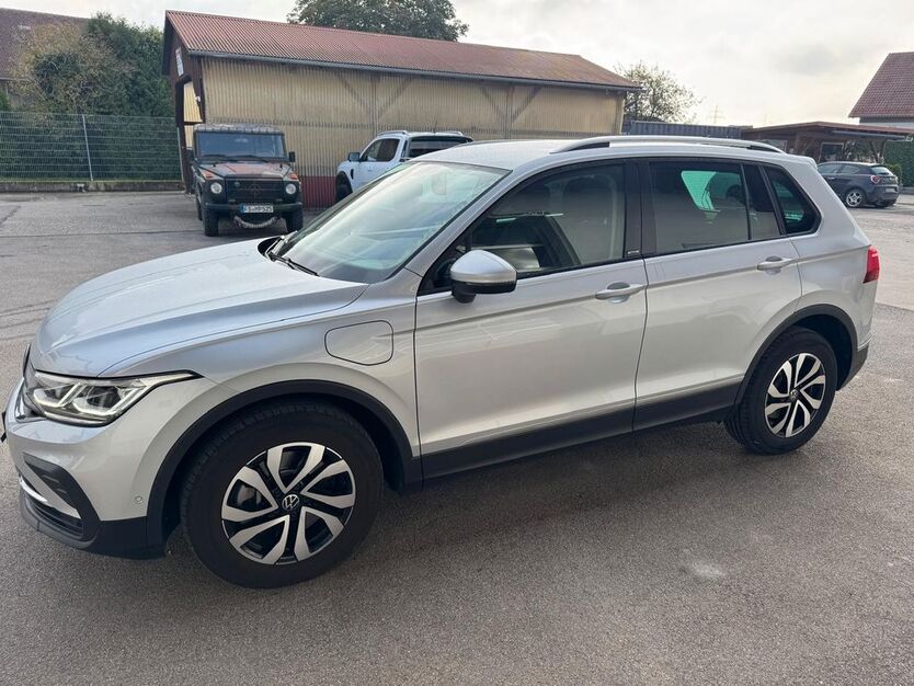 VW Tiguan 59.800 km 31.270 € Kirchdorf 85414