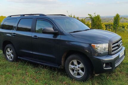 Toyota Sequoia 177.000 km 22.900 &euro; Kraków 30-25