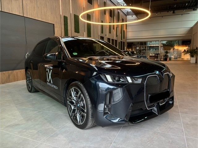 BMW iX 3.685 km 118.970 € Hannover 30177