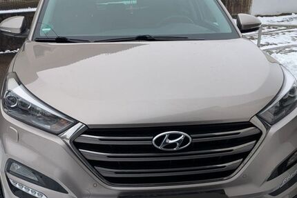 Hyundai TUCSON 105.000 km 16.999 &euro; Steinheim am Albuch 89555