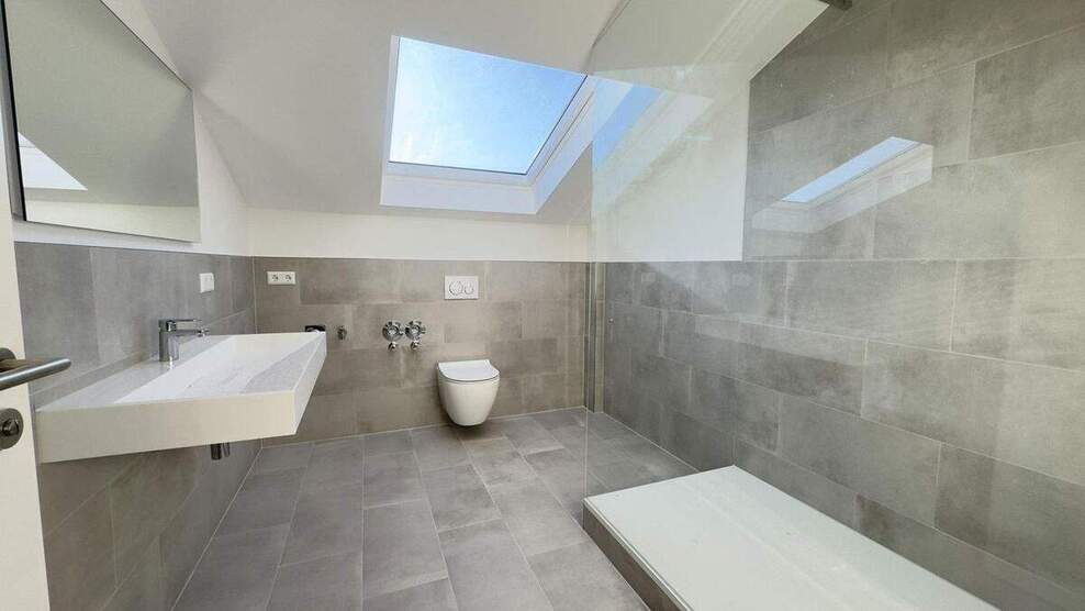 Elegantes Wohnen auf neuem Niveau - 3 Zimmer, stilvoll saniert mit neuer EBK- Erstbezug! 3 zimmer