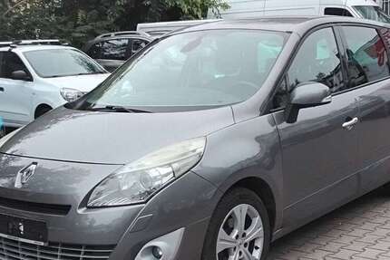 Renault Scenic 167.300 km 4.950 € Berlin 13409