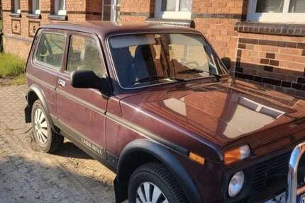 Lada Niva 77.000 km 8.200 € Berlin 10179