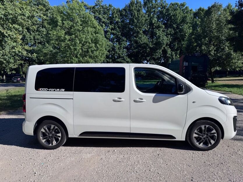 Zafira Life