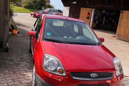 Ford Fiesta 147.000 km 2.599 &euro; Isen 84424