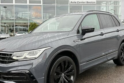 VW Tiguan 2.0 TDI R-LINE 4-MOTION/PANORAMA/MATRIX 63.891 km 32.900 € Villingen-Schwenningen 78054