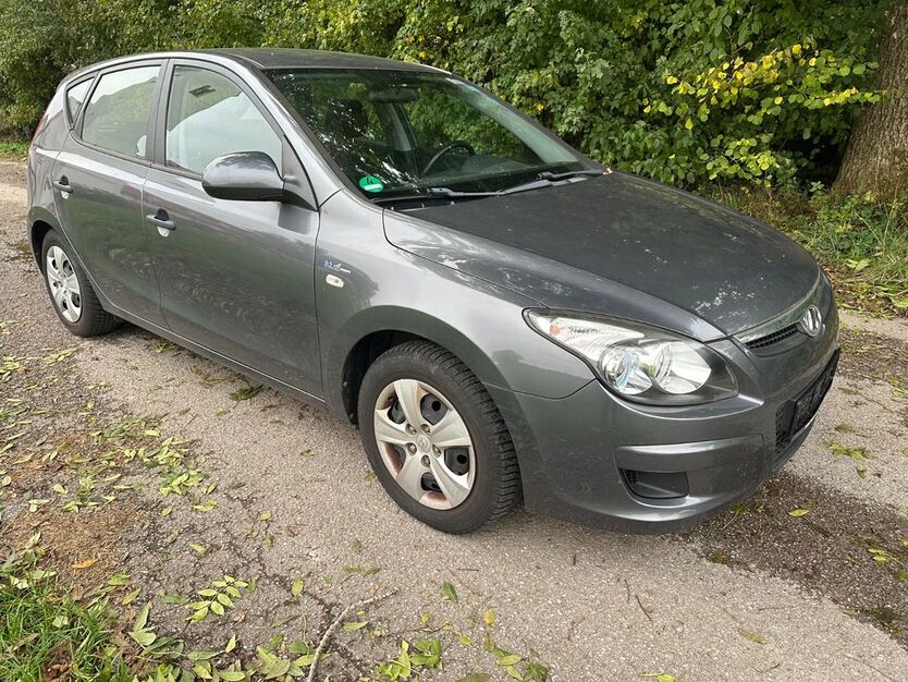 Hyundai i30 59.000 km 4.999 € München 81829