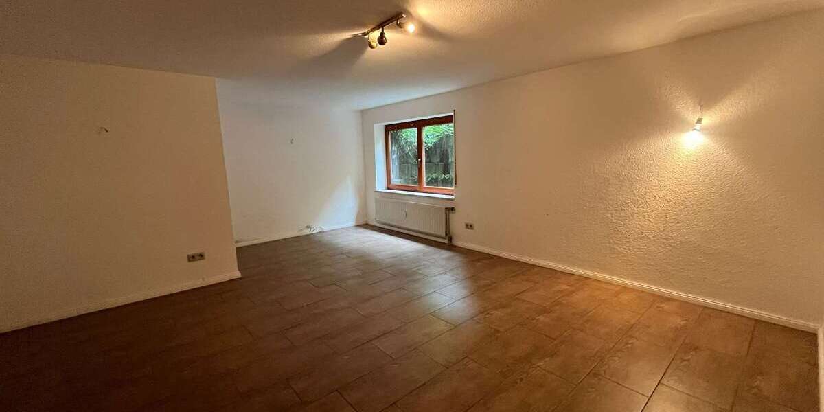 Schöne Doppelhaushälfte in Wehrheim mit zwei Wohnungen, Garten & Garage - Doppelhaushälfte Wehrheim | Angebot:27271153