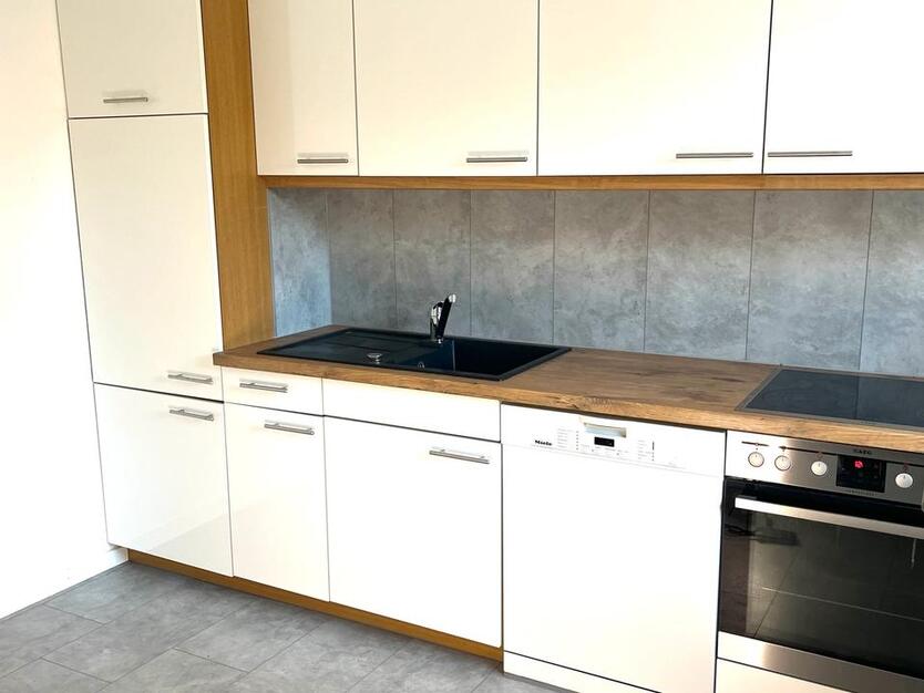 DHH Haus Wohnung möbliert zu vermieten