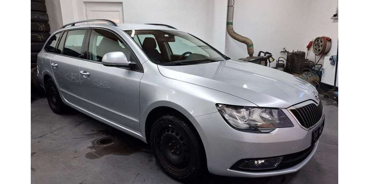 Skoda Superb 241.337 km 2.990 &euro; Cottbus 03042