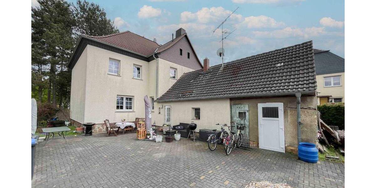 Willkommen zuhause: Gepflegte Doppelhaushälfte inkl. Schuppen in Sandersdorf-Brehna 6 zimmer