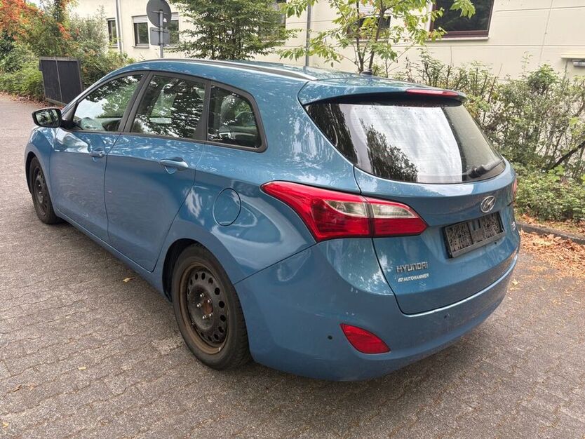 i30