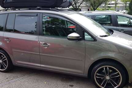 VW Touran 103.656 km 9.800 € München 81739