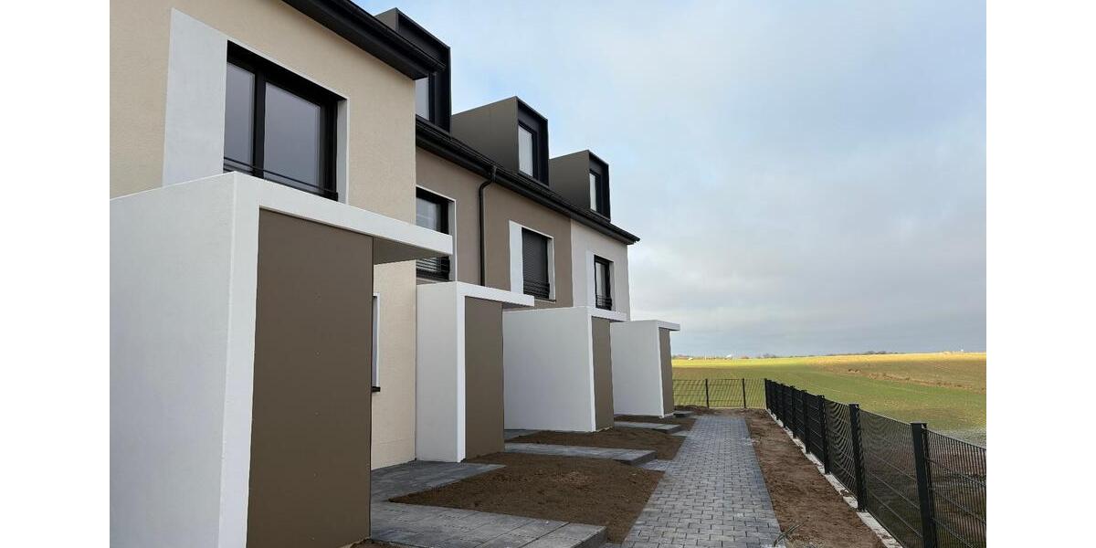 Neubau-Reihenhaus in Fürth-Burgfarrnbach mit Einbauküche 5 zimmer