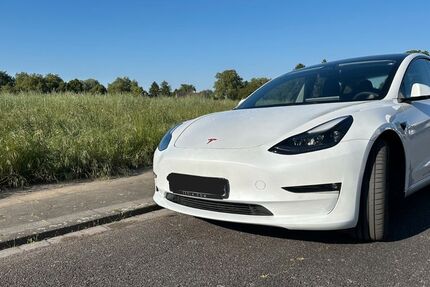 Tesla Model 3 64.700 km 27.800 &euro; Köln 51107
