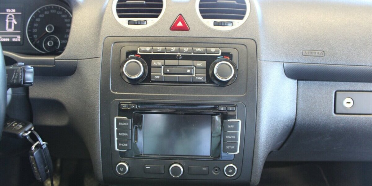 VW Caddy Cross 2.0 TDI Bett Tramper 122.019 km 15.980 &euro; Euskirchen 53881