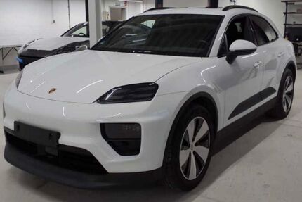 Porsche Macan 9.870 km 70.990 &euro; Stuttgart 70499