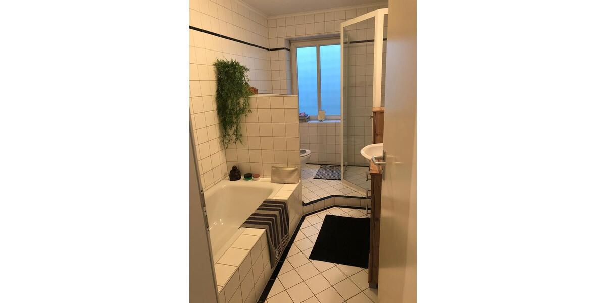 Etagenwohnung Deggendorf - 2.5 Zimmer, 70 m&sup2;, 250.000&euro; | Angebot:26633993