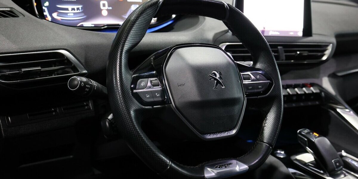 Peugeot 3008 2.0 BLUE-HDI 180 GT-LINE-SPORT / I-COCKPIT 138.000 km 17.444 &euro; Hamm 59077