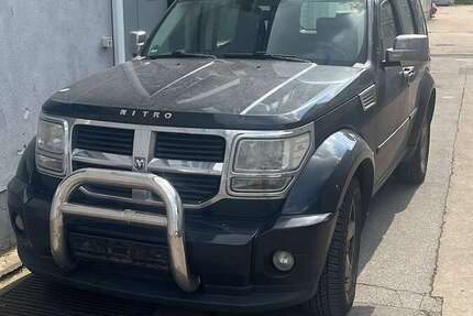 Dodge Nitro 283.012 km 4.998 &euro; Neuss 41464