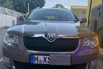 Skoda Superb 197.000 km 8.500 &euro; München 81673