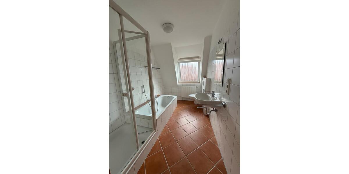 Dachgeschoßwohnung Westerstede - 3 Zimmer, 74 m&sup2;, 225.000&euro; | Angebot:27070732