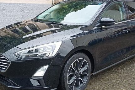 Ford Focus 153.000 km 8.000 &euro; Fahrenbach 74864