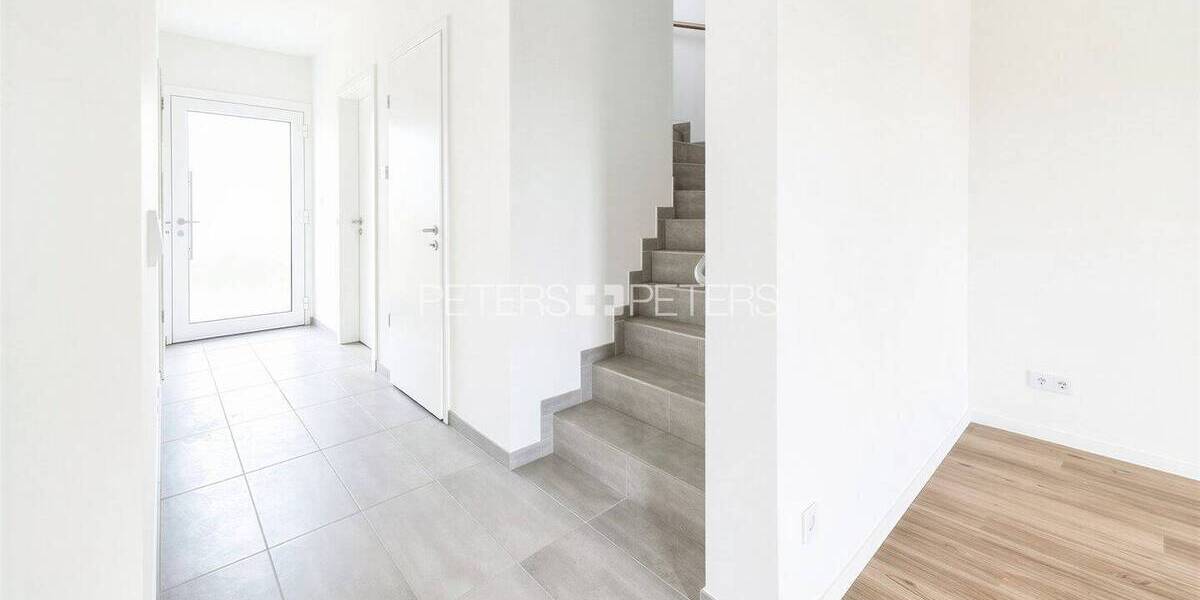 Etagenwohnung Schwerin Werdervorstadt - 5 Zimmer, 133 m&sup2;, 1.499&euro; | Angebot:26362601