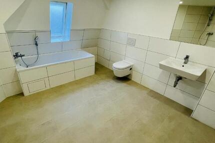 **Ihr neues Zuhause wartet: 4-Raum-Wohnung mit Komfort-Badezimmer und großzügigem Wohnambiente!** - Wohnung Gera Alt-Bieblach | Angebot:26248804